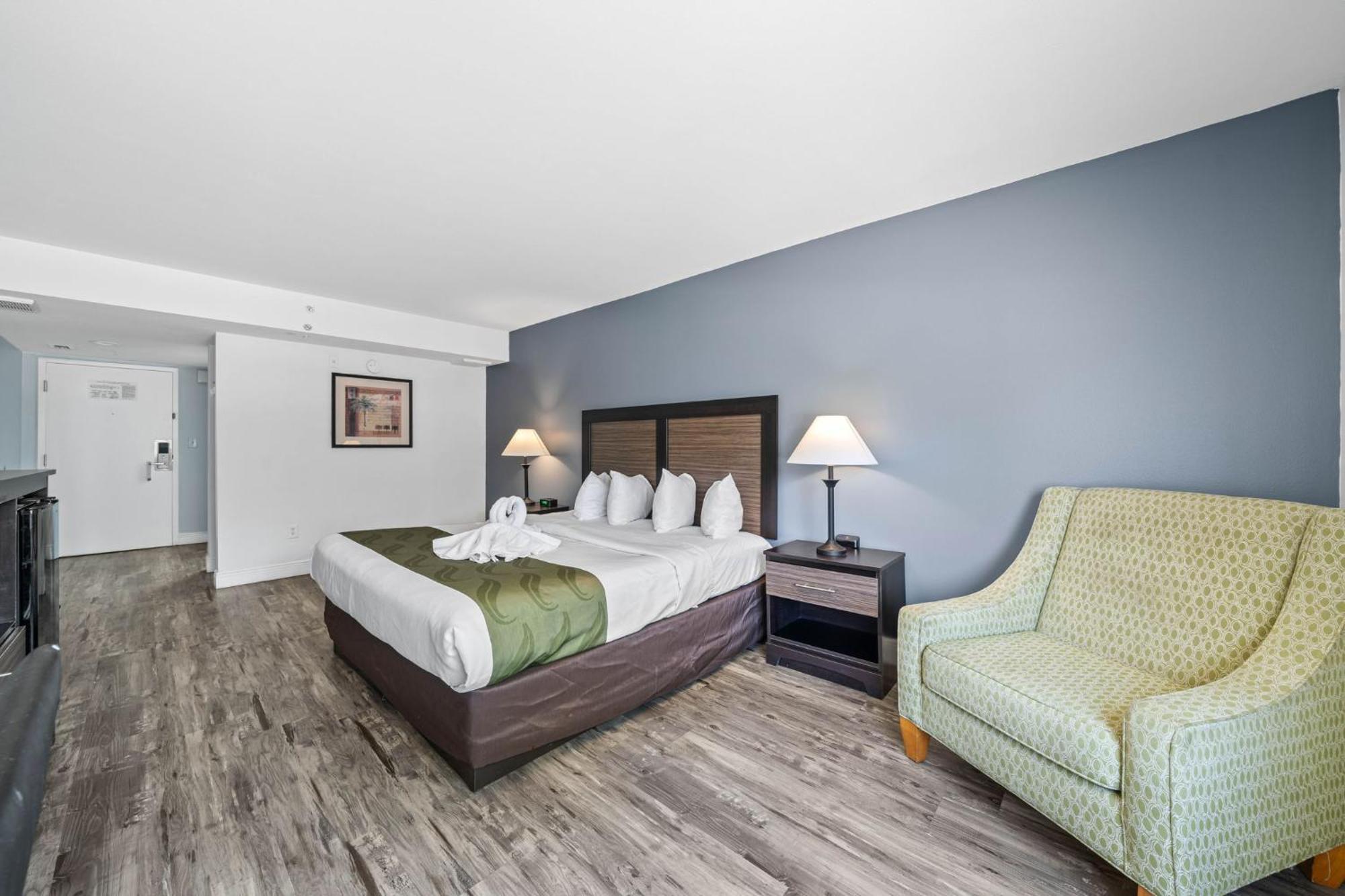 טאמפה Quality Inn & Suites Near Fairgrounds & Ybor City מראה חיצוני תמונה